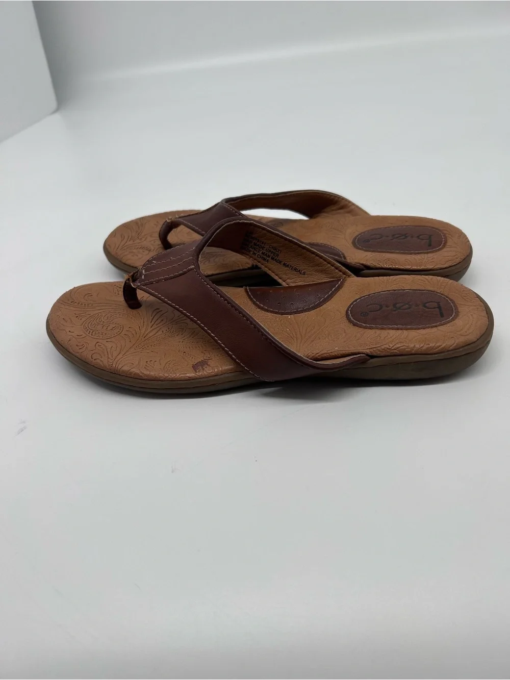 b.o.c. Born Concept Brown Leather Thong Sandals 8